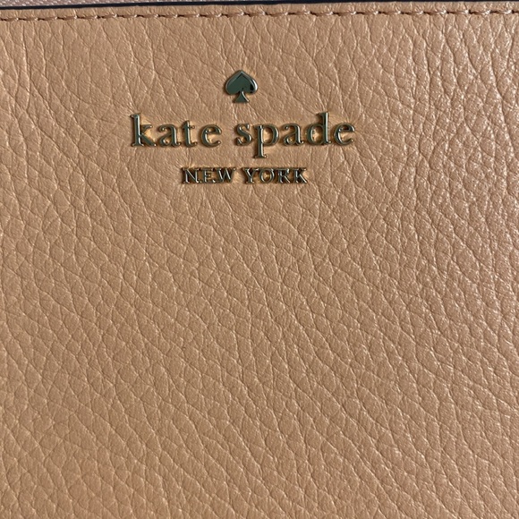 Kate Spade Leila Medium L-Zip Wristlet - Picture 4 of 8